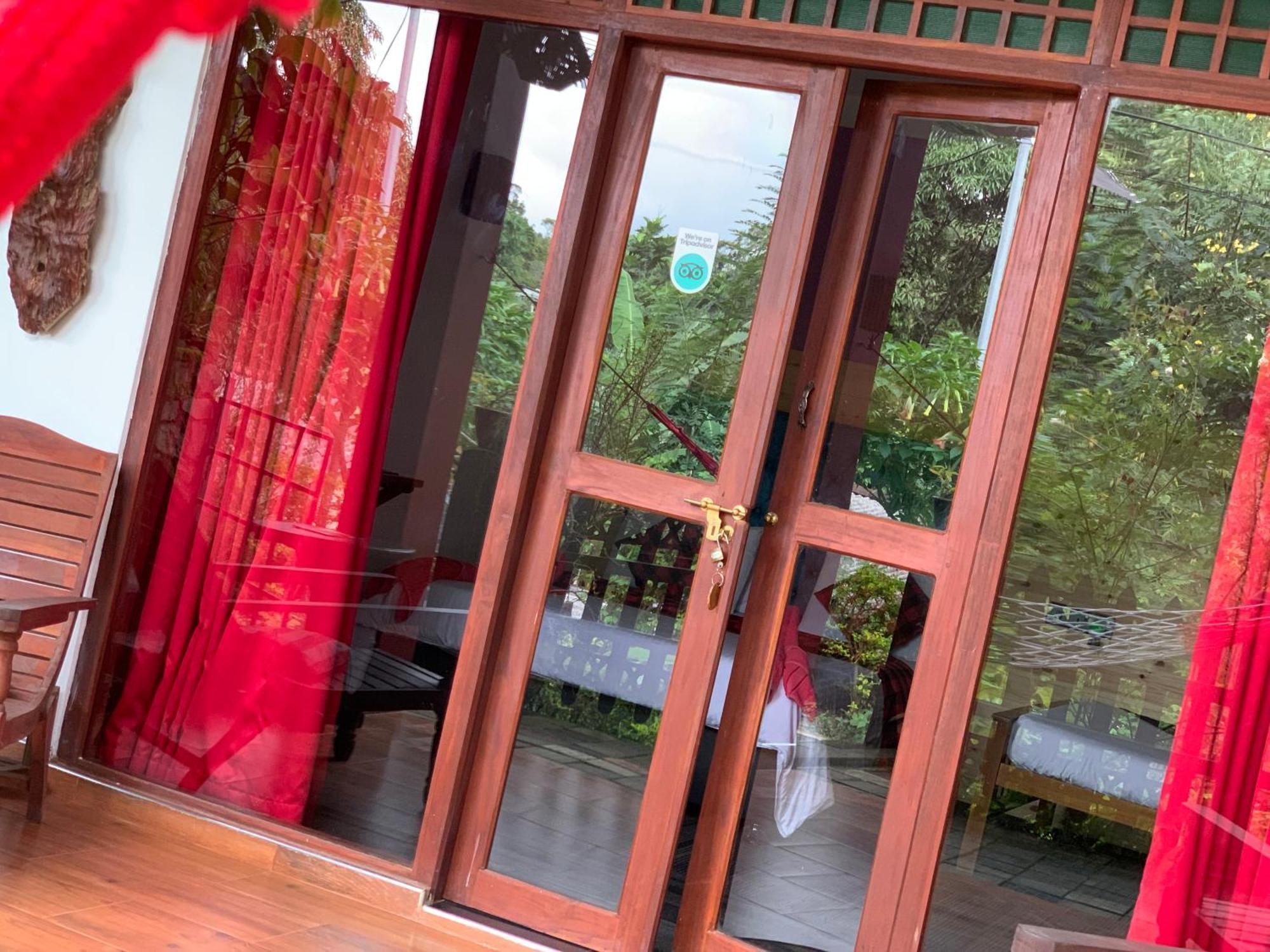 Mc Queen Homestay Элла Экстерьер фото